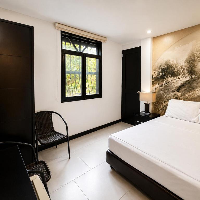 Hotel Habitat San Antonio - Double Room with Balcony - 7
