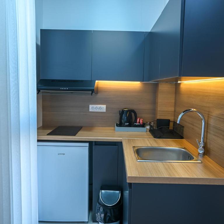 Hana boutique apartments - Deluks Dvokrevetna Soba sa Bračnim Krevetom - 5