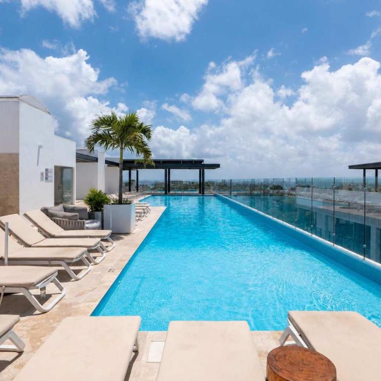 Stylish Condo w Roof Pool & Jacuzzi in Prime Playa - Apartment - 1