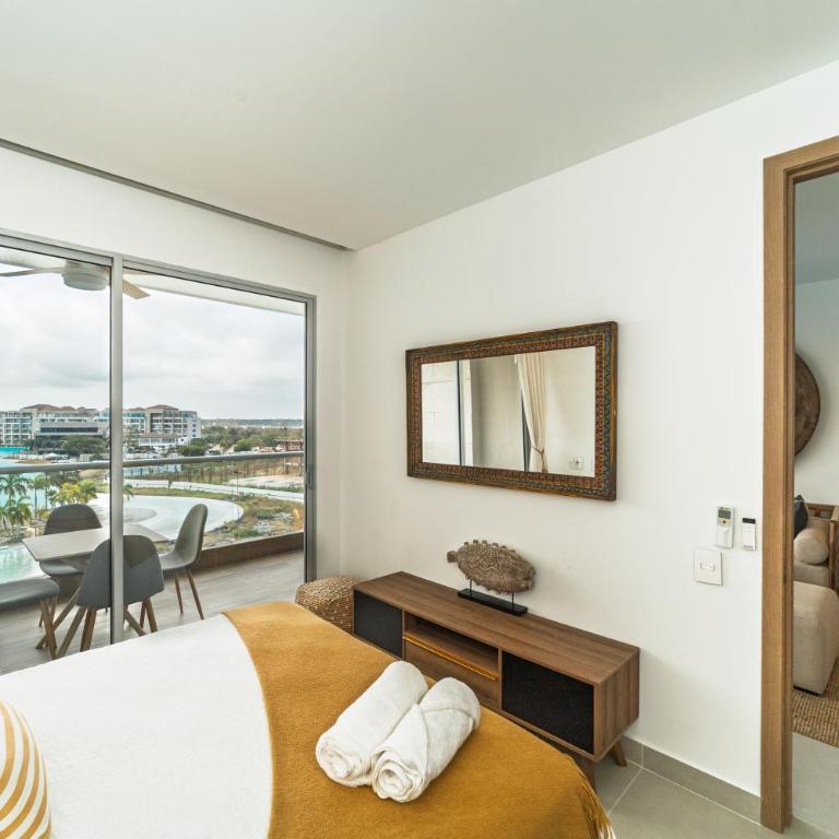 Lagoon View for 8 Guests - Two-Bedroom Apartment - 19
