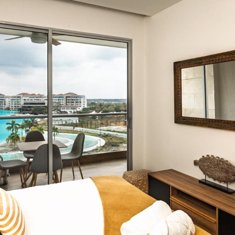 Lagoon View for 8 Guests - Two-Bedroom Apartment - 22
