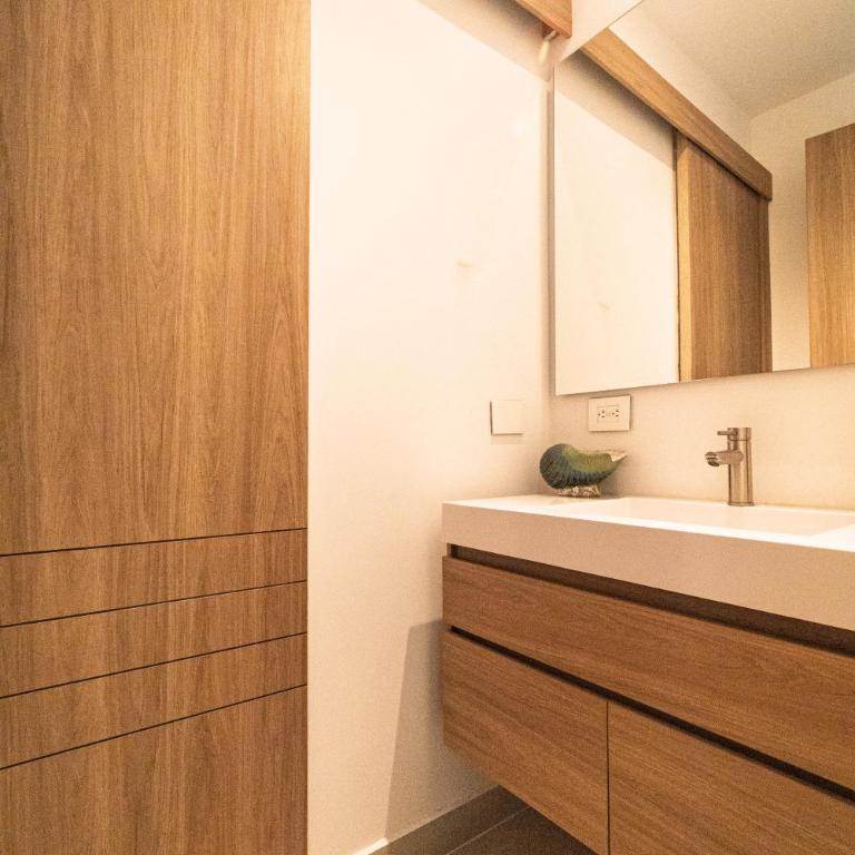 Lagoon View for 8 Guests - Two-Bedroom Apartment - 23