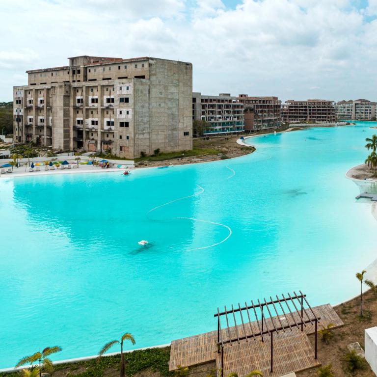 Lagoon View for 8 Guests - Two-Bedroom Apartment - 39