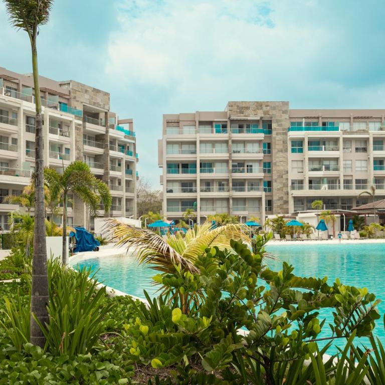 Lagoon View for 8 Guests - Two-Bedroom Apartment - 44