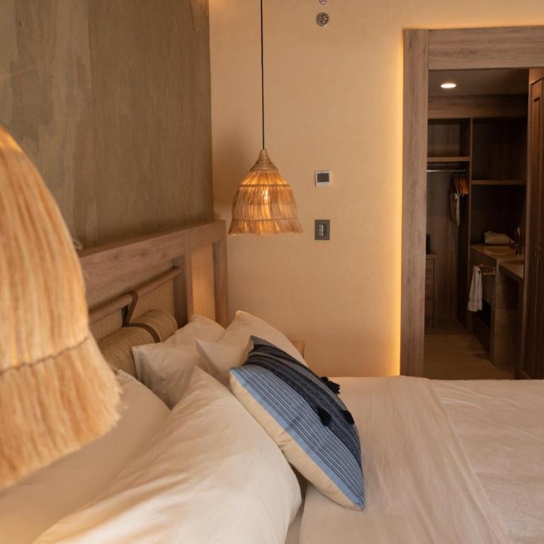 Hotel Indigo Playa del Carmen by IHG - Standard King Room - 3