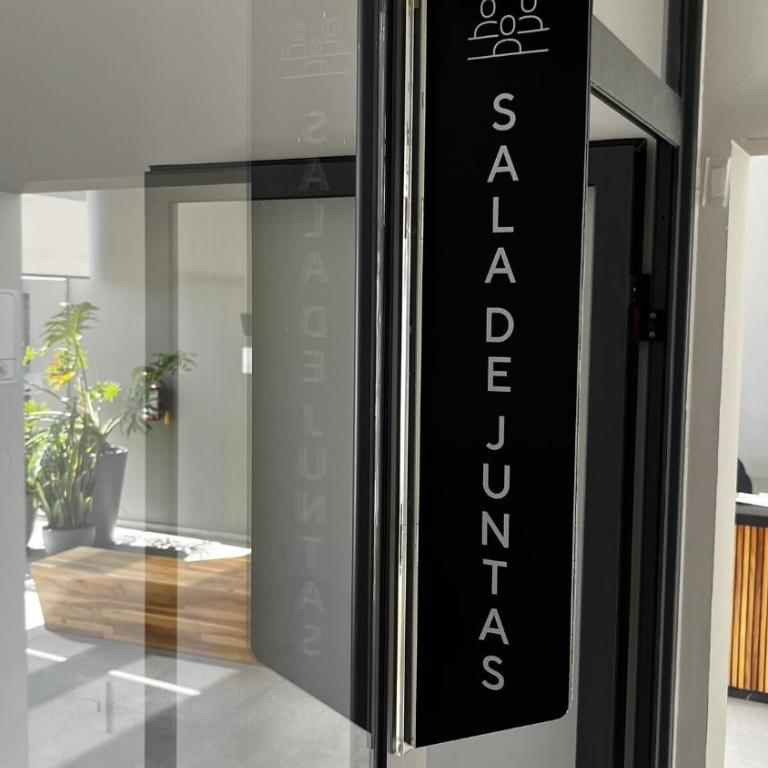Apartamento equipado, piscina, padel y gimnasio - Three-Bedroom Apartment - 52