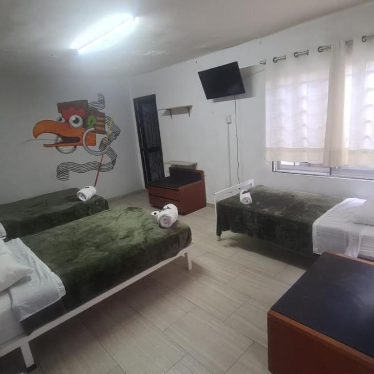 WHOST Hotel y Hostal - Habitación Familiar - 1