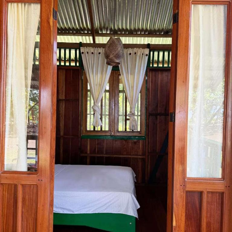 Playa Verde Lodge - Double Room with Private Bathroom - 4