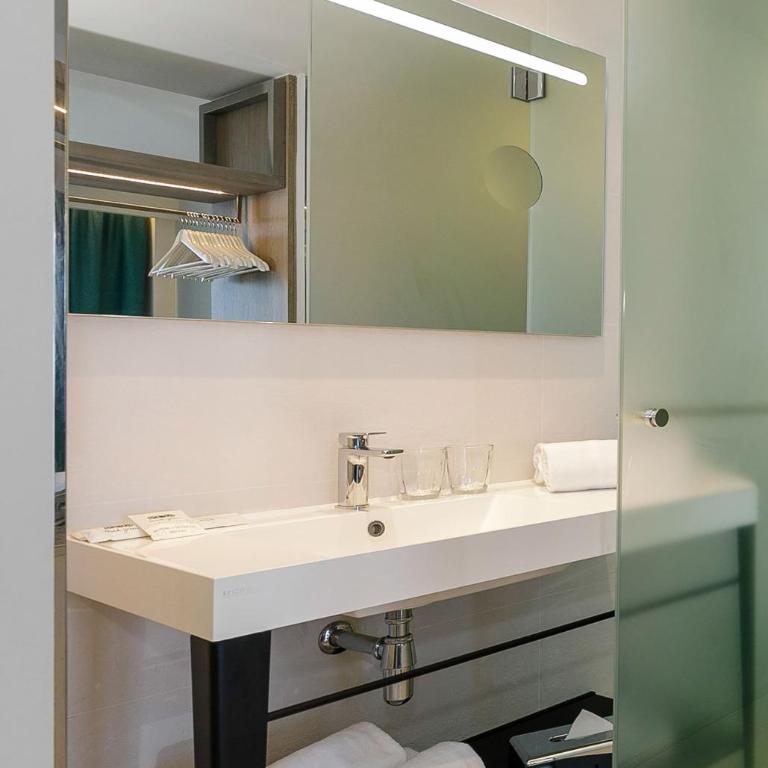 SOL by Meliá Torremolinos Don Marco - Adults Recommended - Superior Room Front Sea - 5