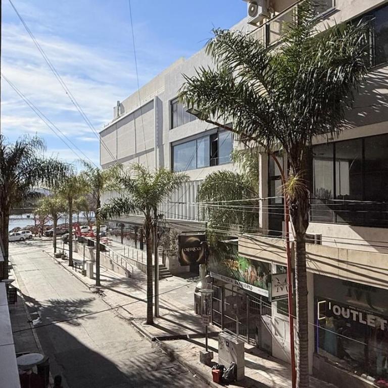 Excelente depto con Cochera en la Peatonal - Apartamento de 2 dormitorios - 20