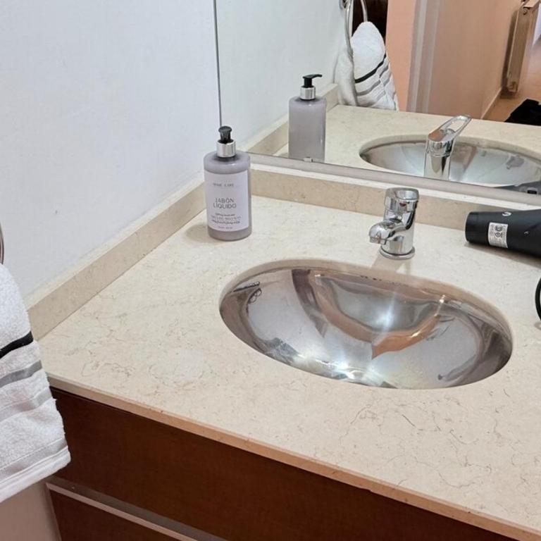 Excelente depto con Cochera en la Peatonal - Apartamento de 2 dormitorios - 28