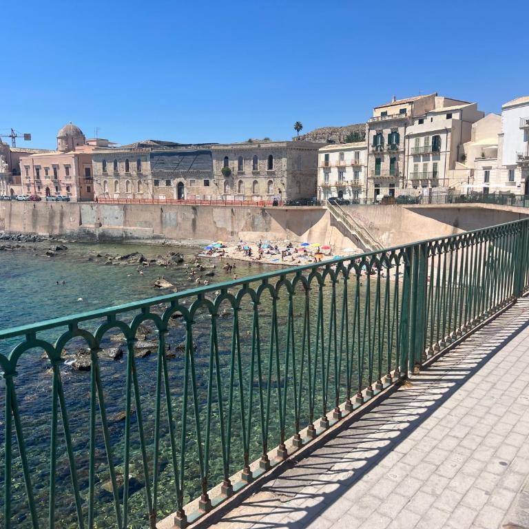 OIKOS SUITE Ortigia - Appartamento con 1 Camera da Letto - 2