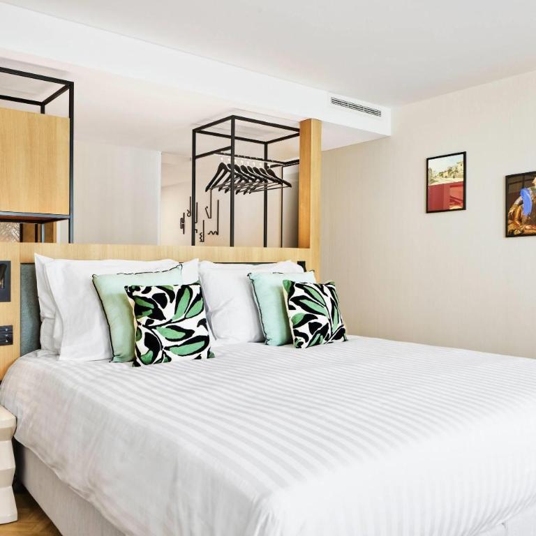 H4 Wyndham Paris Pleyel - Family Triple Room - 8