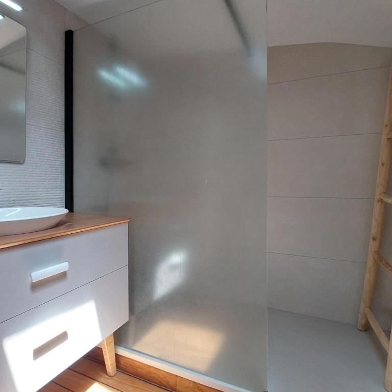 Charmante Maison Proche Plage - Three-Bedroom Townhouse - 14