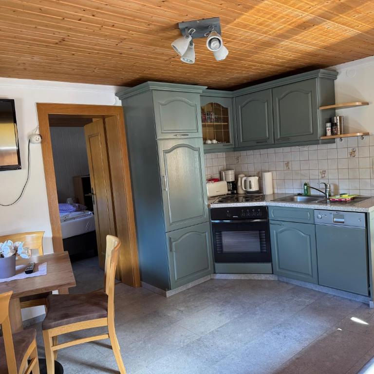 Pension Embacher GmbH & Co KG - Apartment mit 1 Schlafzimmer und Terrasse - 6