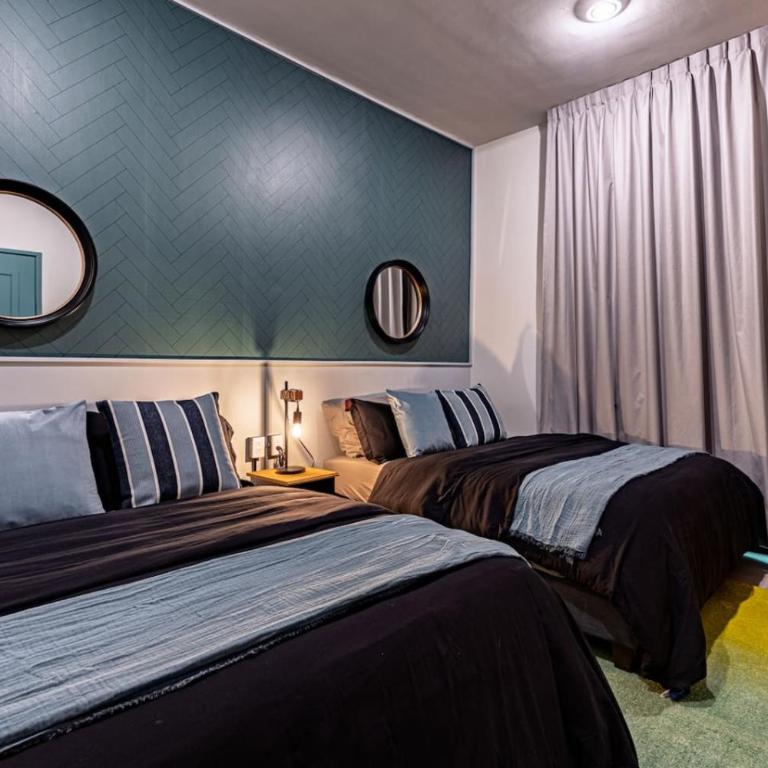 Spacious Condesa Stay, Rooftop Dining, BBQ - Vacation Home - 85