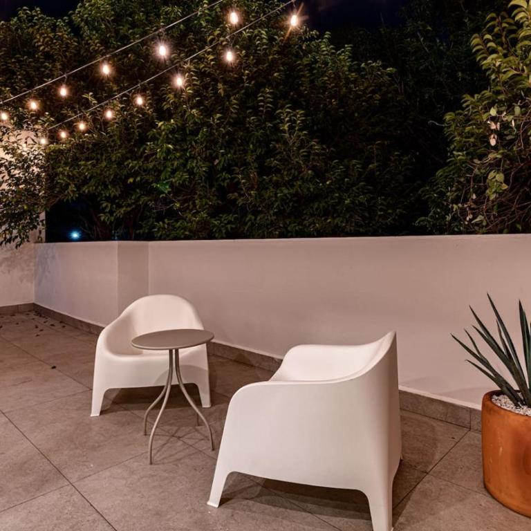 Spacious Condesa Stay, Rooftop Dining, BBQ - Vacation Home - 93