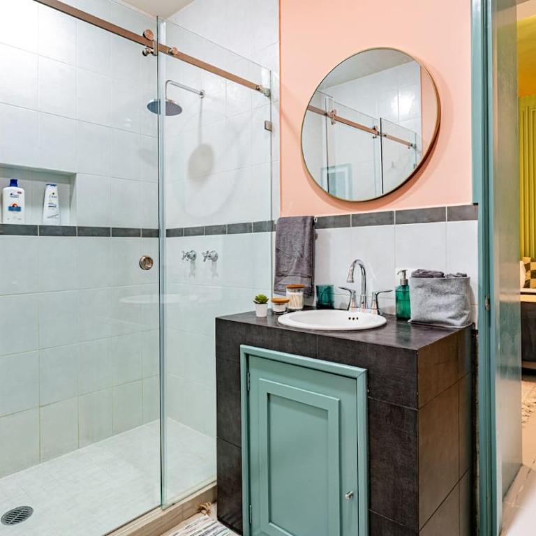 Spacious Condesa Stay, Rooftop Dining, BBQ - Vacation Home - 97