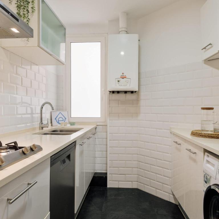 Enjoy Apartments Paz 1 - Bright apartment near Sagrada Familia - Apartamento - 24