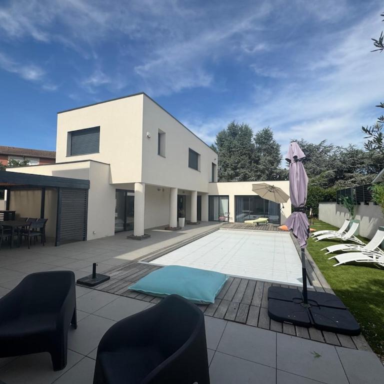 Villa-Metro-Tram-10pe-Pool-Air conditioning-Gym - Villa - 4