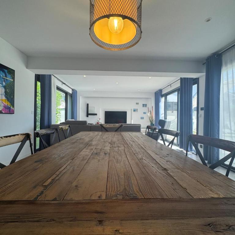 Villa-Metro-Tram-10pe-Pool-Air conditioning-Gym - Villa - 27