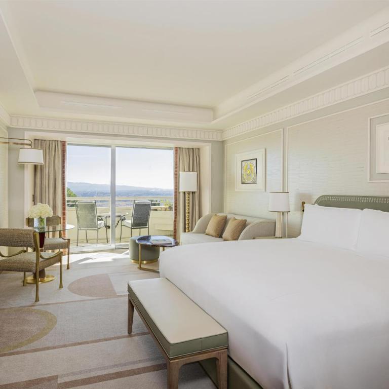 Rome Cavalieri, A Waldorf Astoria Hotel - Premier Deluxe King Room with Rome View - 1