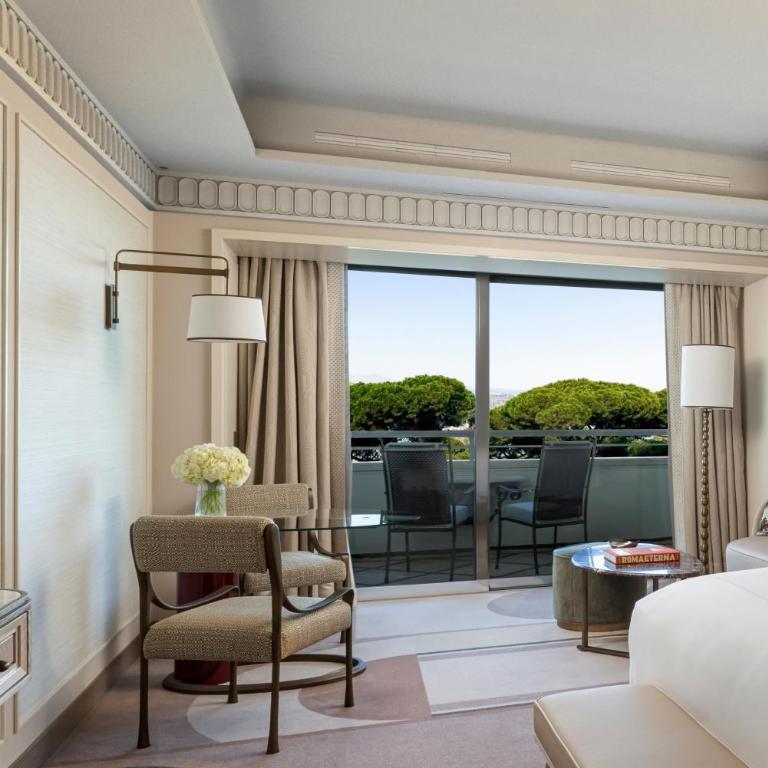 Rome Cavalieri, A Waldorf Astoria Hotel - Premier Imperial Twin Room with Two Twin Beds - 2