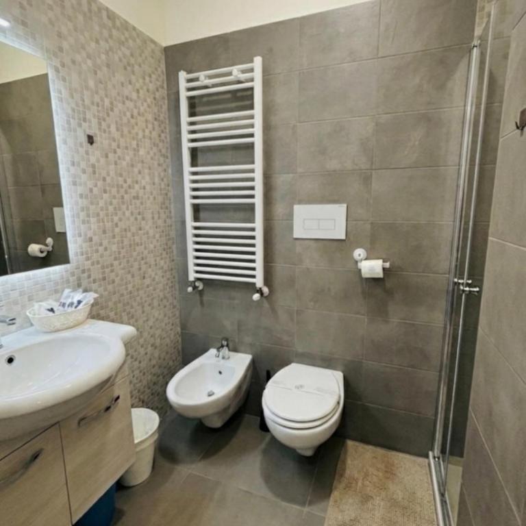 DIEGO HOUSE DUOMO Costa - Camera Tripla con Bagno Privato - 19