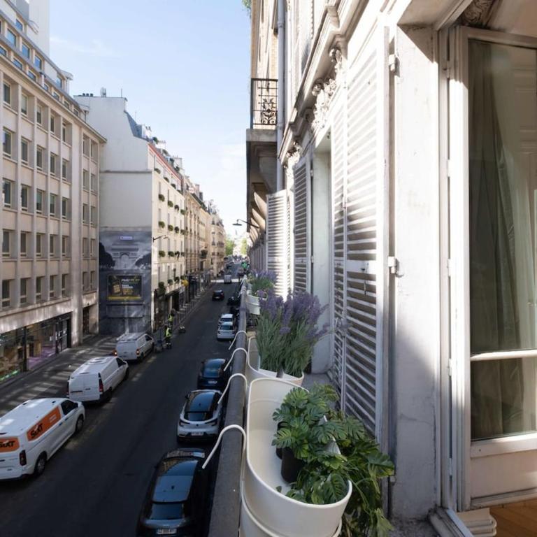 Golden Triangle 3BR - Apartment - 24