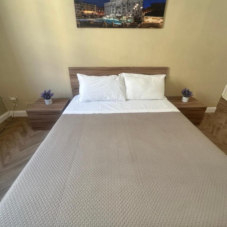 Three Separate Homes In Historic Areas of Rome, Two Next to The Colosseum, One Next to The Vatican, Both Near Metro Stations - Appartamento Familiare con 2 Camere da Letto e Vista - 1