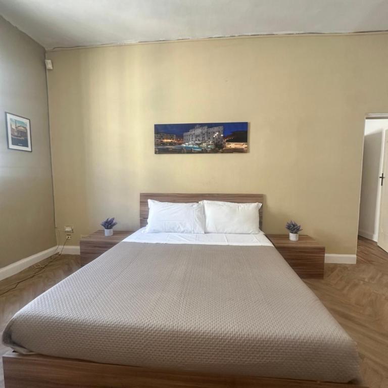 Three Separate Homes In Historic Areas of Rome, Two Next to The Colosseum, One Next to The Vatican, Both Near Metro Stations - Appartamento Familiare con 2 Camere da Letto e Vista - 4