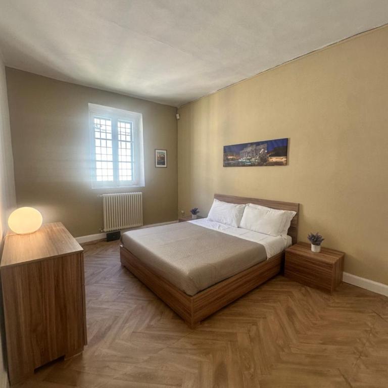 Three Separate Homes In Historic Areas of Rome, Two Next to The Colosseum, One Next to The Vatican, Both Near Metro Stations - Appartamento Familiare con 2 Camere da Letto e Vista - 5