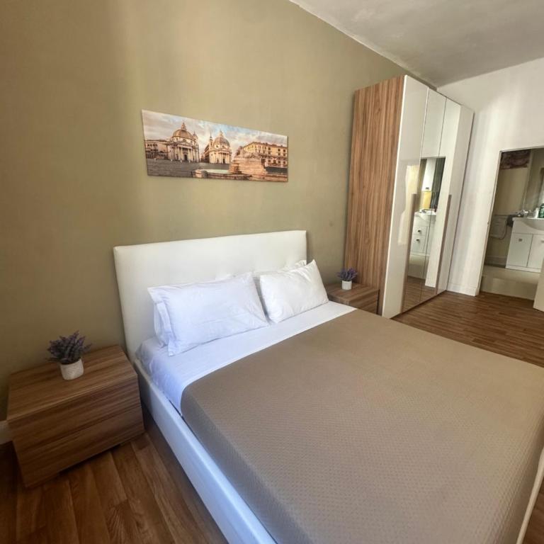 Three Separate Homes In Historic Areas of Rome, Two Next to The Colosseum, One Next to The Vatican, Both Near Metro Stations - Appartamento Familiare con 2 Camere da Letto e Vista - 6