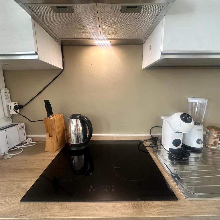 Three Separate Homes In Historic Areas of Rome, Two Next to The Colosseum, One Next to The Vatican, Both Near Metro Stations - Appartamento Familiare con 2 Camere da Letto e Vista - 12