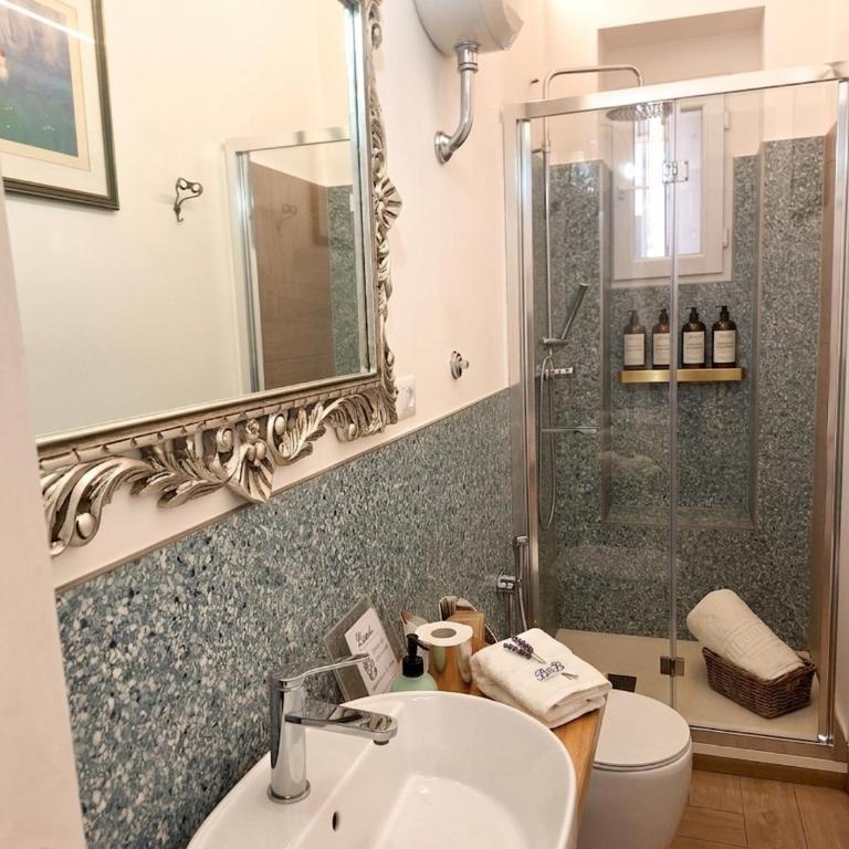 Porta Labicana House -10 minutes from Termini Station - Appartamento con 2 Camere da Letto - 15