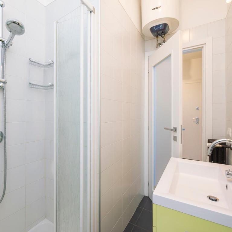 Comfort just a stone's throw from the subway - Monolocale con Balcone - 7