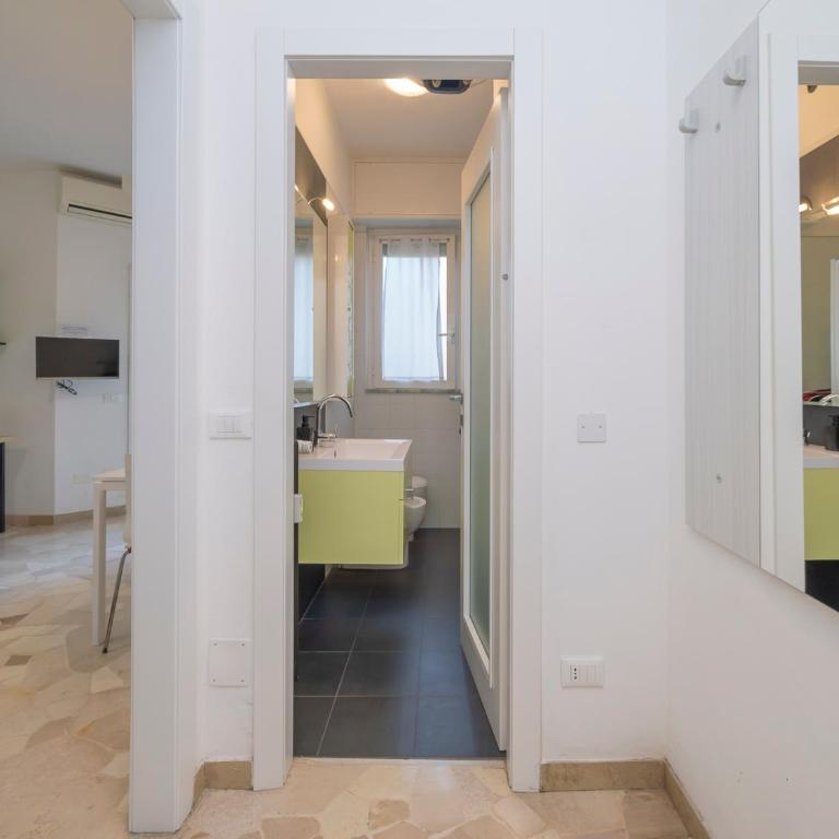 Comfort just a stone's throw from the subway - Monolocale con Balcone - 19
