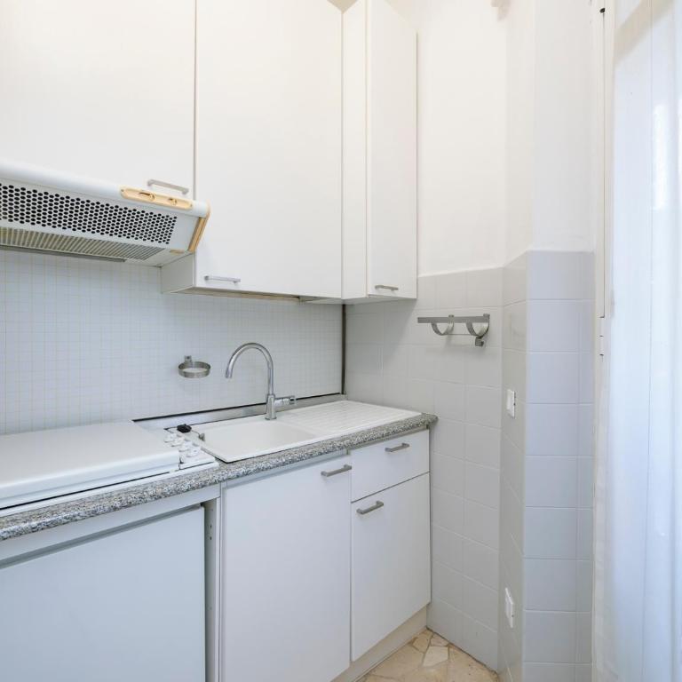 Comfort just a stone's throw from the subway - Monolocale con Balcone - 21