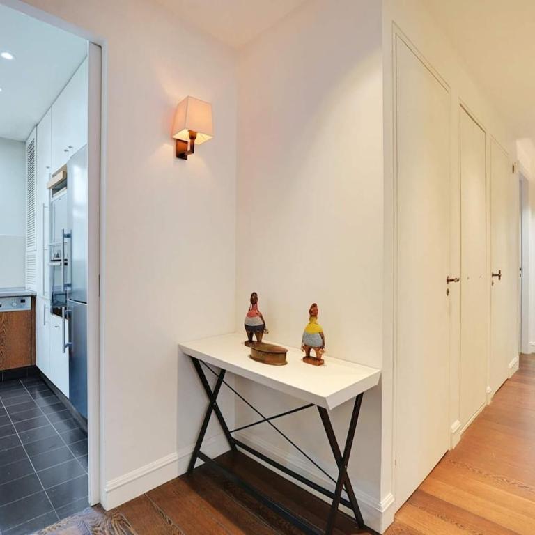 Marais 2B with Balcony - Two-Bedroom Apartment - 5