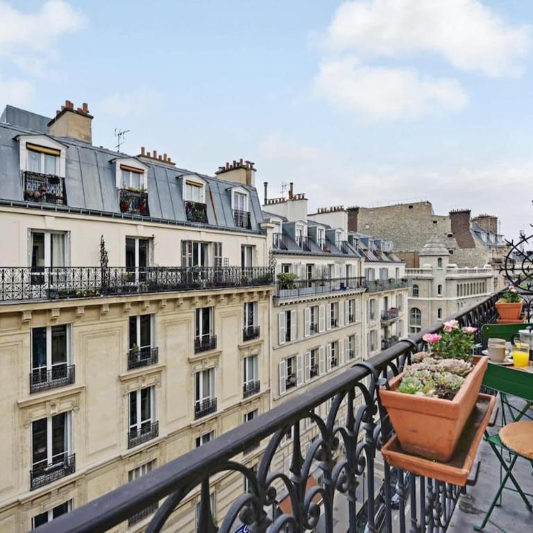 Marais 2B with Balcony - Two-Bedroom Apartment - 7