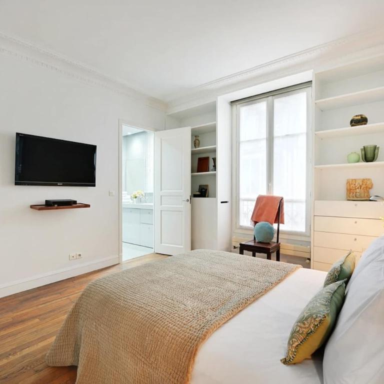 Marais 2B with Balcony - Two-Bedroom Apartment - 22