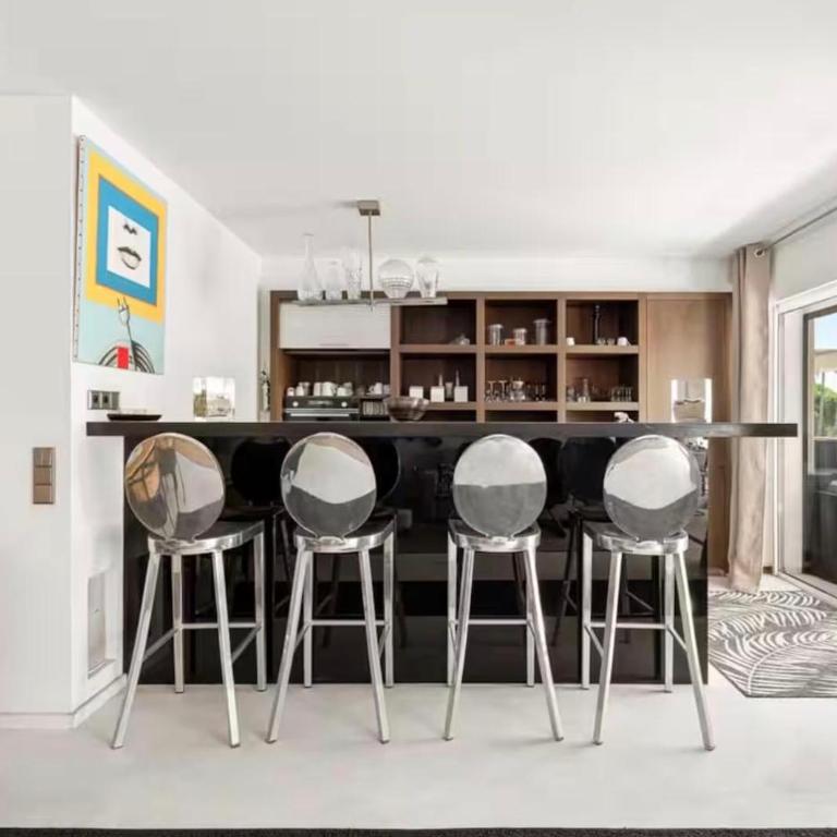 Luxueux 100m2 Croisette 5 étoiles - Vue mer Terrasse & Jacuzzi - Accès direct plage Miramar - Appartement 2 Chambres avec Terrasse et Vue sur la Mer - 9