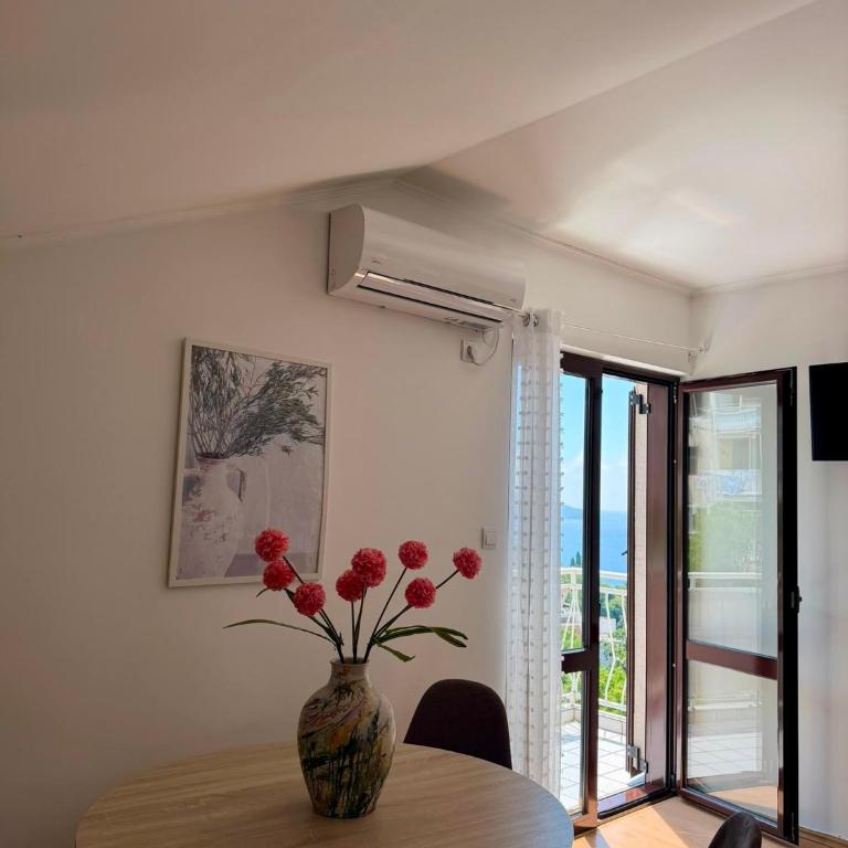 Apartments Herceg Novi - Two-Bedroom Apartment with Balcony and Sea View (4 Adults) - 9