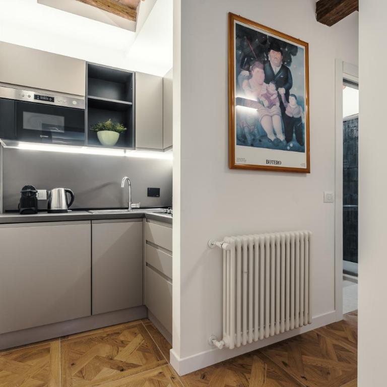 CS Spanish Steps Boutique Apartments - Appartamento con 2 Camere da Letto e Balcone - 4