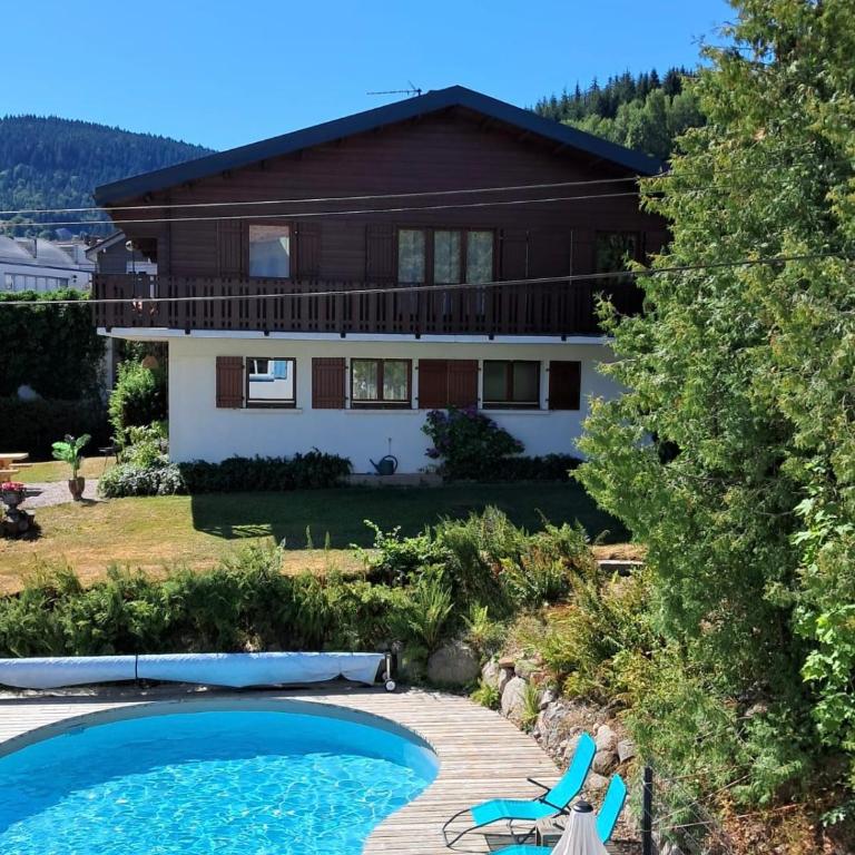 Chalet familial Gerardmer centre - salle de jeu - piscine partagée - Chalet - 1
