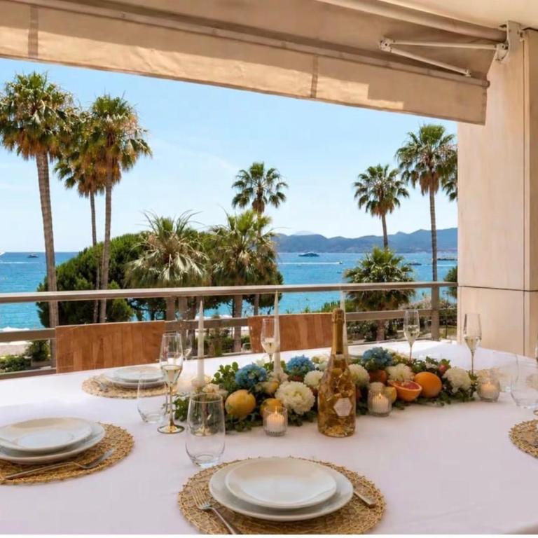 Luxueux 100m2 Croisette 5 étoiles - Vue mer Terrasse & Jacuzzi - Accès direct plage Miramar - Appartement 2 Chambres avec Terrasse et Vue sur la Mer - 24