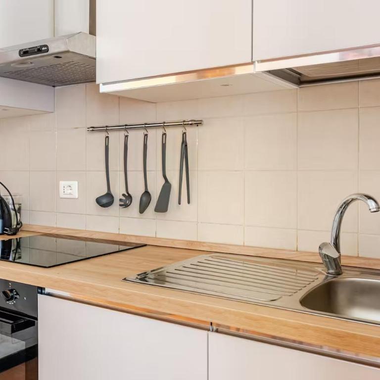 ROSA HOMES The Pink - Quiet, comfortable, closeby city center - One-Bedroom Apartment - 30