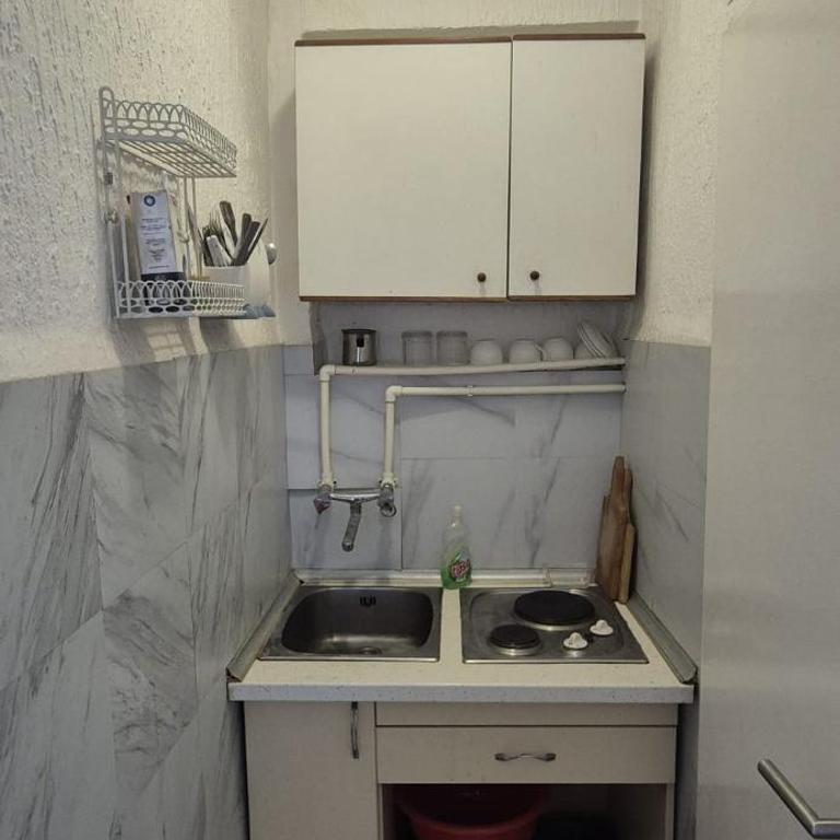 Edessa Apartment - Studio with Balcony - 3