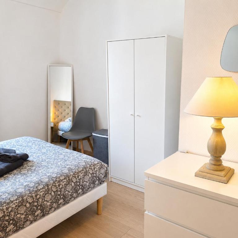 Le 74 des Carmes - Wifi - Hypercentre Orléans - Tout à pied - Spacieux - Appartement 1 Chambre - 12
