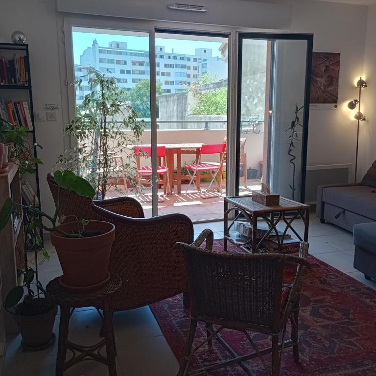 Appartement calme et central - Apartment - 5